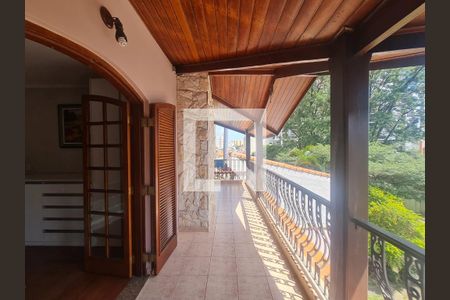 Casa à venda com 350m², 4 quartos e 5 vagasVaranda dormitórios 2 e 3