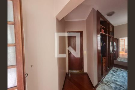 Casa à venda com 350m², 4 quartos e 5 vagasCloset da Suíte