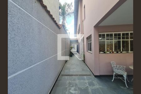 Casa à venda com 350m², 4 quartos e 5 vagasCorredor