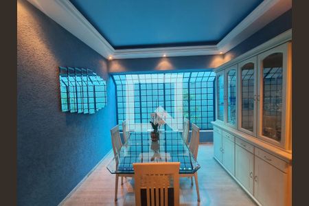 Casa à venda com 350m², 4 quartos e 5 vagasSala de jantar