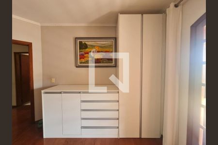Casa à venda com 350m², 4 quartos e 5 vagasDormitório 2