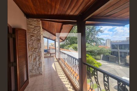 Casa à venda com 350m², 4 quartos e 5 vagasVaranda dormitórios 2 e 3