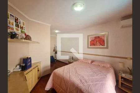 Casa à venda com 350m², 4 quartos e 5 vagasSuíte