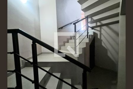 Casa à venda com 350m², 4 quartos e 5 vagasGaragem escada acesso