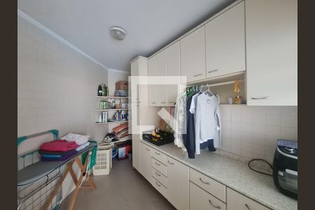 Casa à venda com 350m², 4 quartos e 5 vagasDespensa
