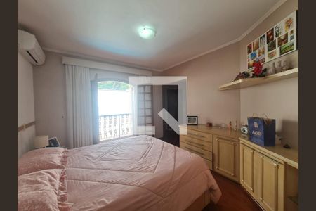 Casa à venda com 350m², 4 quartos e 5 vagasSuíte