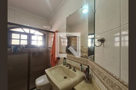 Casa à venda com 350m², 4 quartos e 5 vagasBanheiro social