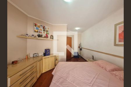 Casa à venda com 350m², 4 quartos e 5 vagasSuíte