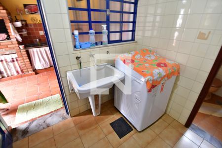 Casa à venda com 240m², 5 quartos e 4 vagasÁrea de Serviço