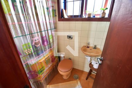 Casa à venda com 240m², 5 quartos e 4 vagasBanheiro de serviço