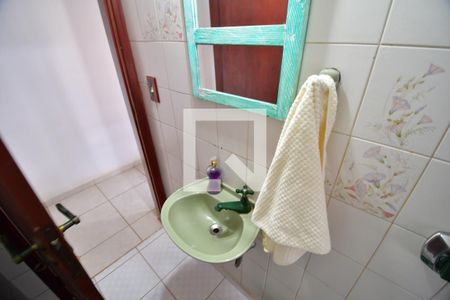 Casa à venda com 240m², 5 quartos e 4 vagasLavabo