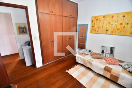 Casa à venda com 240m², 5 quartos e 4 vagasQuarto 2