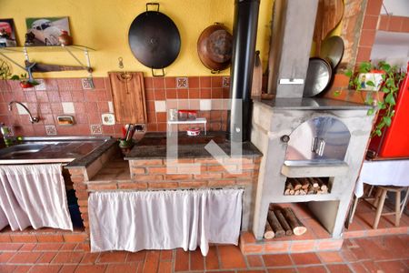 Casa à venda com 240m², 5 quartos e 4 vagasVaranda gourmet