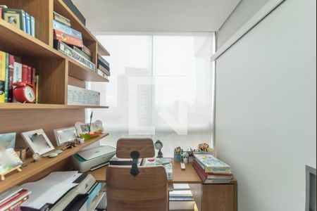 Apartamento à venda com 175m², 3 quartos e 2 vagasEscritório