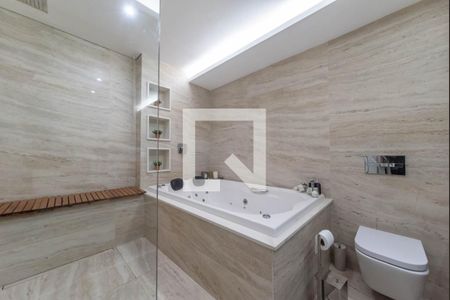 Apartamento à venda com 175m², 3 quartos e 2 vagasBanheiro da Suíte