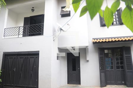 Casa para alugar com 250m², 5 quartos e 4 vagasEdícula