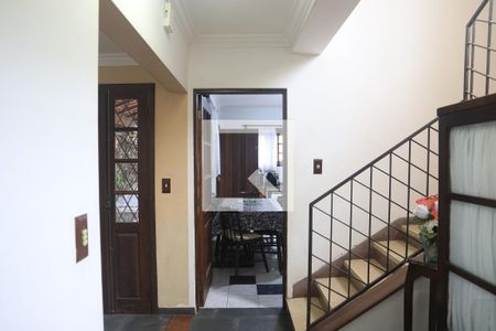 Casa para alugar com 250m², 5 quartos e 4 vagasHall