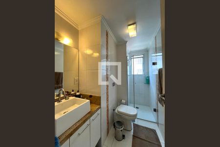Apartamento à venda com 117m², 3 quartos e 2 vagas Apartamento à venda com 117m², 3 quartos e 2 vagasBanheiro Corredor
