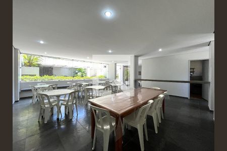 Apartamento à venda com 117m², 3 quartos e 2 vagas Apartamento à venda com 117m², 3 quartos e 2 vagasÁrea comum - Salão de festas