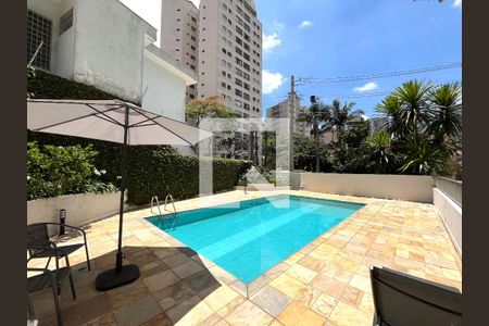 Apartamento à venda com 117m², 3 quartos e 2 vagas Apartamento à venda com 117m², 3 quartos e 2 vagasÁrea comum - Piscina