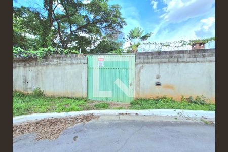 Casa à venda com 1000m², 3 quartos e 6 vagasFachada