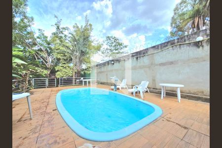 Casa à venda com 1000m², 3 quartos e 6 vagasÁrea comum - Piscina