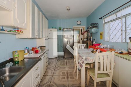 Casa à venda com 300m², 2 quartos e 2 vagas Casa à venda com 300m², 2 quartos e 2 vagasCozinha