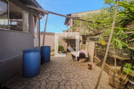 Casa à venda com 300m², 2 quartos e 2 vagas Casa à venda com 300m², 2 quartos e 2 vagasPátio