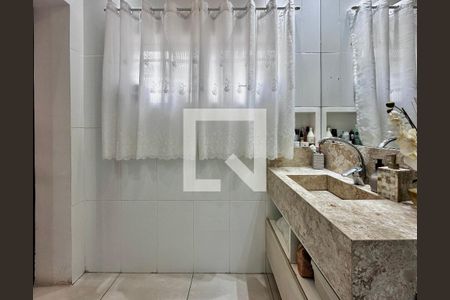 Casa à venda com 189m², 5 quartos e 2 vagas Casa à venda com 189m², 5 quartos e 2 vagasBanheiro Suíte