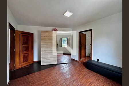 Casa à venda com 189m², 5 quartos e 2 vagas Casa à venda com 189m², 5 quartos e 2 vagasCasa 2