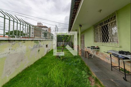 Casa à venda com 199m², 4 quartos e 2 vagasQuintal