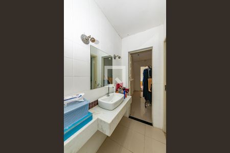 Casa à venda com 199m², 4 quartos e 2 vagasBanheiro da Suíte