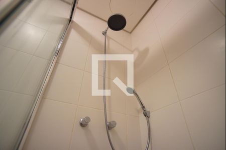 Banheiro da Suíte de apartamento para alugar com 2 quartos, 65m² em São João, Porto Alegre