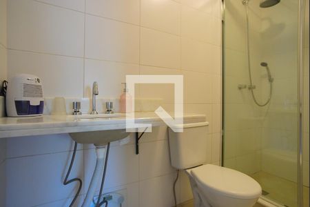 Banheiro da Suíte de apartamento para alugar com 2 quartos, 65m² em São João, Porto Alegre