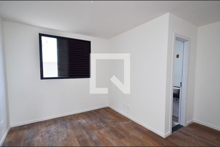 Apartamento à venda com 140m², 3 quartos e 2 vagas Apartamento à venda com 140m², 3 quartos e 2 vagasSuite