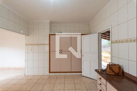 Casa à venda com 200m², 4 quartos e 2 vagas Casa à venda com 200m², 4 quartos e 2 vagasCozinha