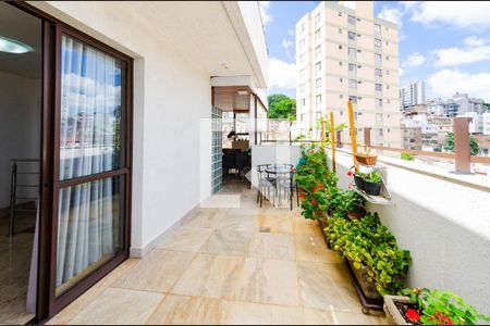 Apartamento à venda com 164m², 3 quartos e 3 vagasCobertura