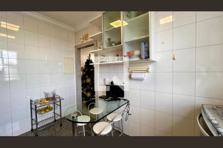 Apartamento à venda com 300m², 4 quartos e 3 vagascozinha