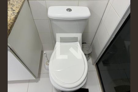 Apartamento à venda com 83m², 3 quartos e 1 vaga Apartamento à venda com 83m², 3 quartos e 1 vagaBanheiro Social