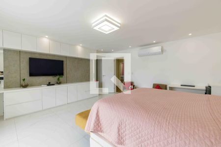 Casa de condomínio à venda com 270m², 4 quartos e 4 vagasSuíte 1