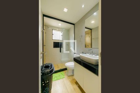 Casa de condomínio à venda com 270m², 4 quartos e 4 vagasBanheiro da Suíte 2