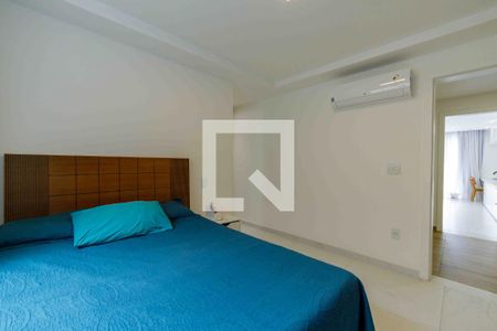 Casa de condomínio à venda com 270m², 4 quartos e 4 vagasSuíte 2