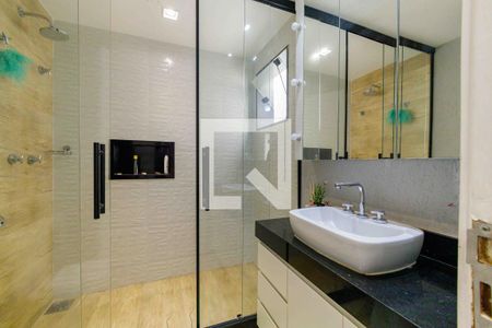 Casa de condomínio à venda com 270m², 4 quartos e 4 vagasBanheiro da Suíte 3