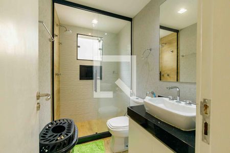 Casa de condomínio à venda com 270m², 4 quartos e 4 vagasBanheiro da Suíte 2