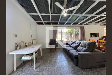Casa à venda com 140m², 1 quarto e 1 vagaEdícula