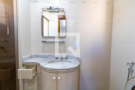 Apartamento à venda com 69m², 2 quartos e 2 vagasBanheiro da Suíte