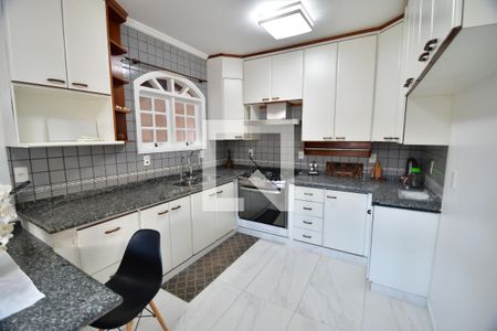 Casa à venda com 400m², 4 quartos e 4 vagasCozinha