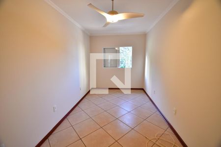 Casa à venda com 400m², 4 quartos e 4 vagasQuarto 1 - Suíte/Escritório