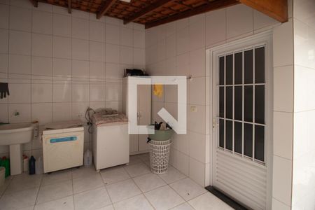 Casa à venda com 250m², 4 quartos e 2 vagas Casa à venda com 250m², 4 quartos e 2 vagasÁrea de Serviço e Quarto 4