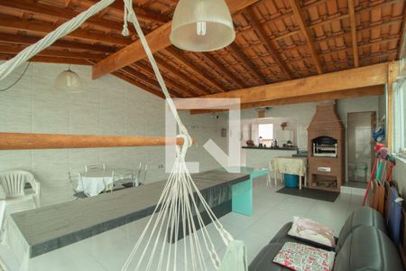 Casa à venda com 250m², 4 quartos e 2 vagas Casa à venda com 250m², 4 quartos e 2 vagasChurrasqueira